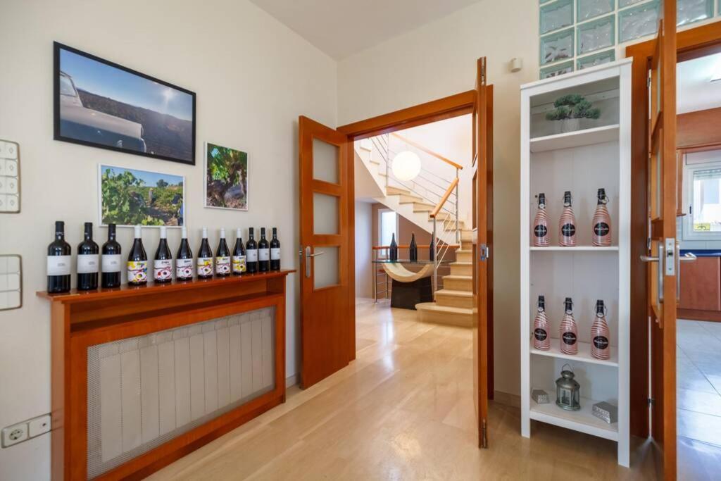 Villa Wine Experience Cambrils - Wine, Art & Games Ngoại thất bức ảnh