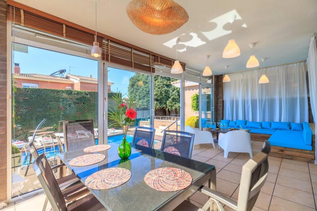 Villa Wine Experience Cambrils - Wine, Art & Games Ngoại thất bức ảnh