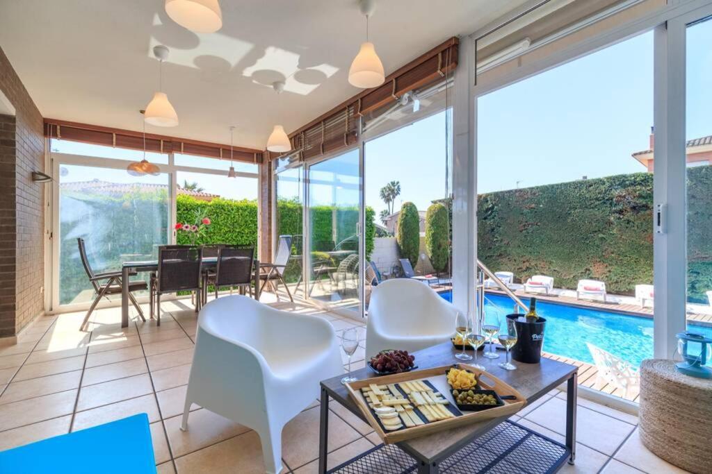Villa Wine Experience Cambrils - Wine, Art & Games Ngoại thất bức ảnh