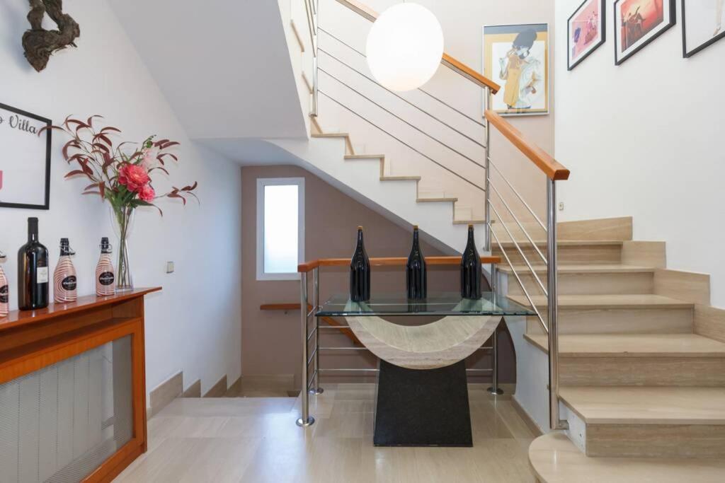 Villa Wine Experience Cambrils - Wine, Art & Games Ngoại thất bức ảnh
