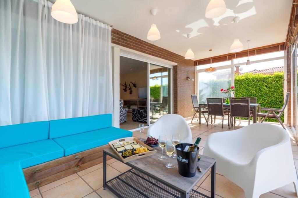 Villa Wine Experience Cambrils - Wine, Art & Games Ngoại thất bức ảnh